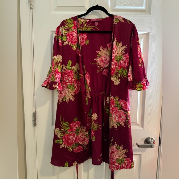 Betsey Johnson Floral Satin Robe - Picture 6 of 6
